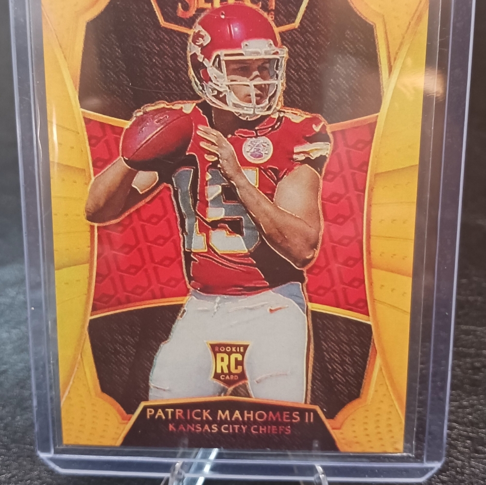 2017 Panini Select Rookie Patrick Mahomes Novelty Football Card